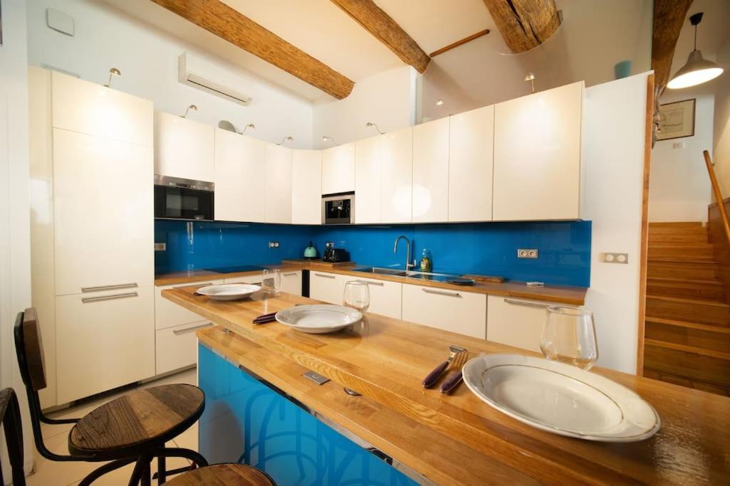 Air-Conditioned Loft In The Heart Of The Old Port Marseille Bagian luar foto